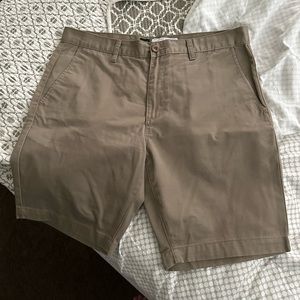 WORN RVCA weekender shorts khaki 36